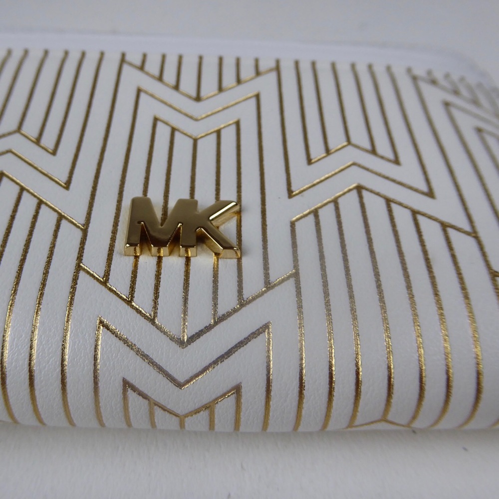 Michael Kors Money Pieces Zip Around Leather Case
